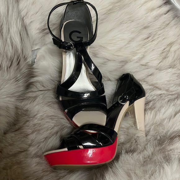 Size 7 stiletto heel with platform for added comfort - Picture 1 of 3